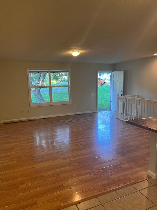 Living room - 5554 Carter Dr