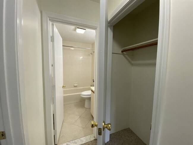 Building Photo - 379 Huse Rd