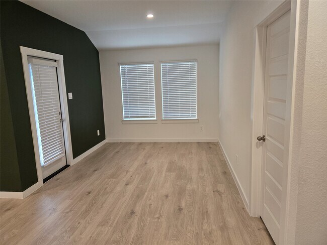 Building Photo - 31710 Carlisle Cv Ct