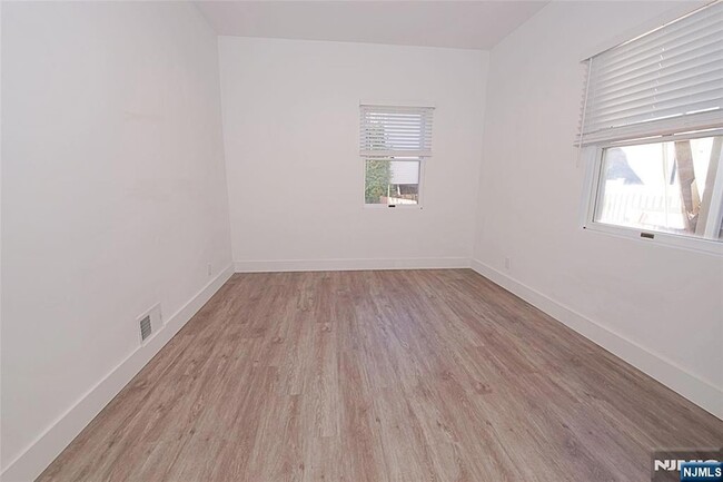 Building Photo - 34 Hilliard Ave