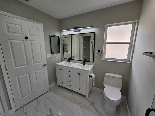 Building Photo - 138 Prestige Dr