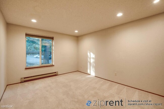 Building Photo - 2 br, 2 bath Condo - 8006 146th Avenue Nor...