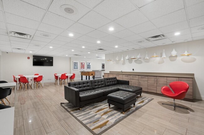 Building Photo - 1221 N Dearborn St