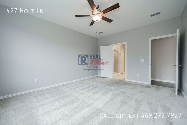 Building Photo - 427 Holt Ln