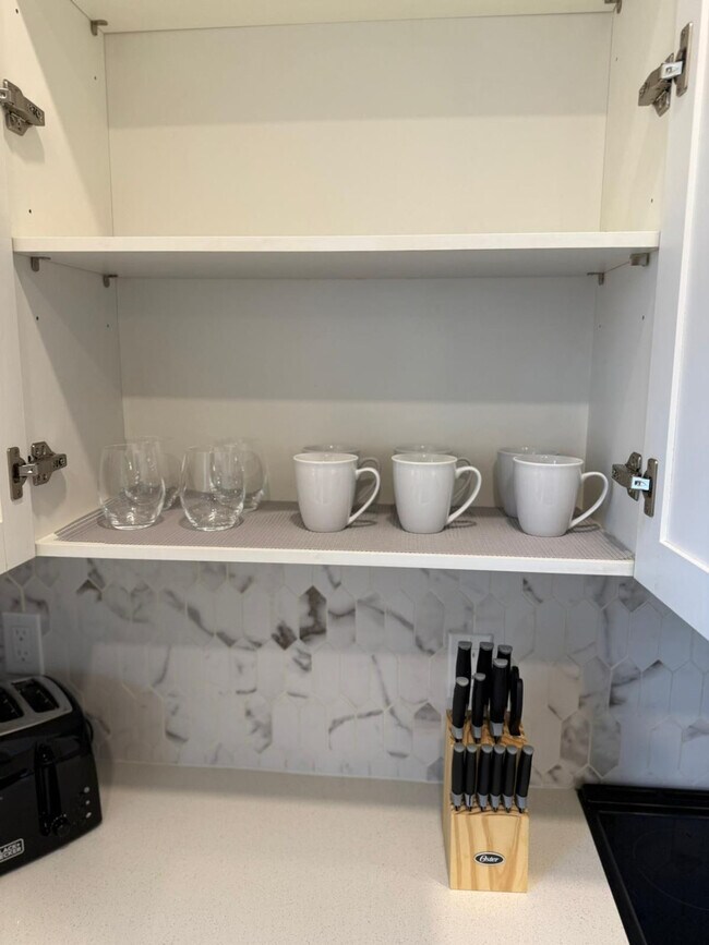 Building Photo - 1223 E Plant St