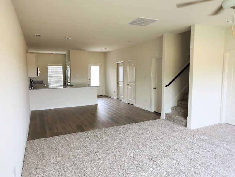 Building Photo - 4701 Hoover Ct