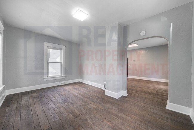 Building Photo - Cozy 3 Bed 2 Bath Single Family