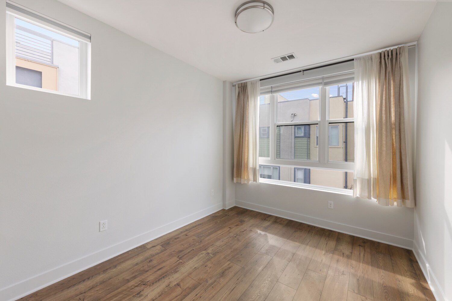 Building Photo - 2753 Waverly Dr