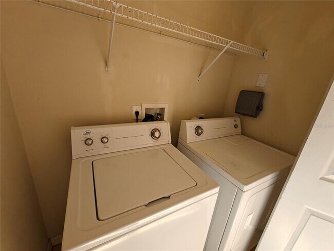 Building Photo - 13742 Beauregard Pl