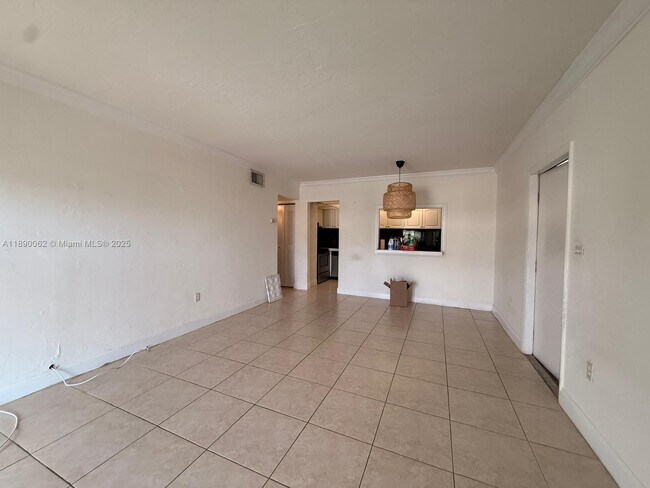 Building Photo - 13890 SW 90th Ave