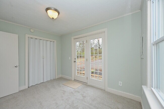 Building Photo - Renovated East Nashville Home | 3BR + Washer/Dryer + Off-Street Parking