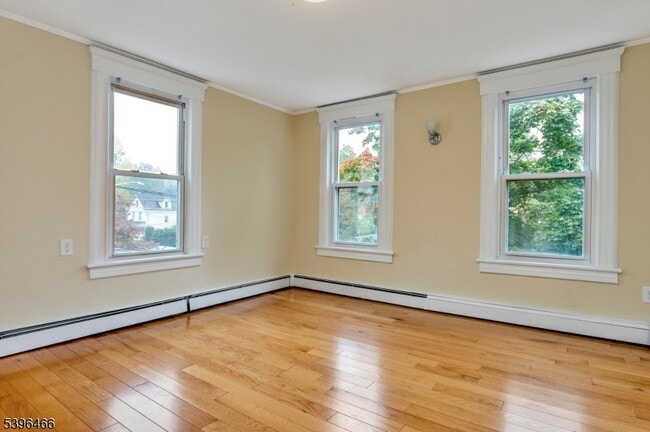 Building Photo - 32 Washburn Pl