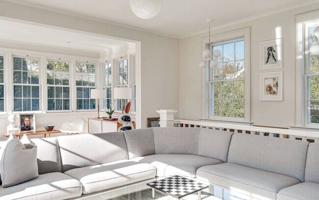 Building Photo - 20 Jefferson St