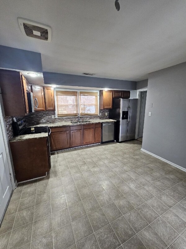 Building Photo - 2929 Hilton Ave