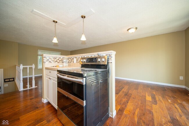 Building Photo - 8307 Castle Farms Rd