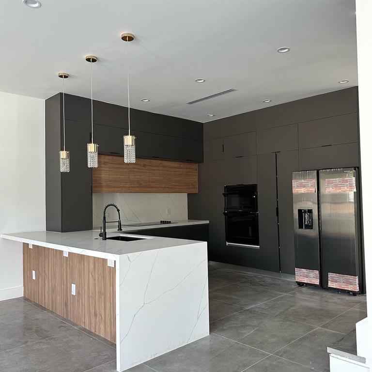 Building Photo - 4627 SW 32nd Ave