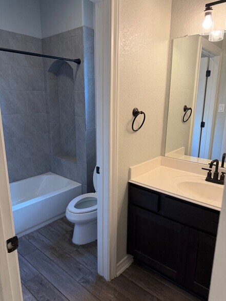 Building Photo - 8803 Kallison Arbor