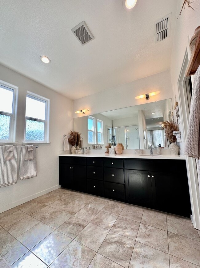 Building Photo - North Natomas Home
