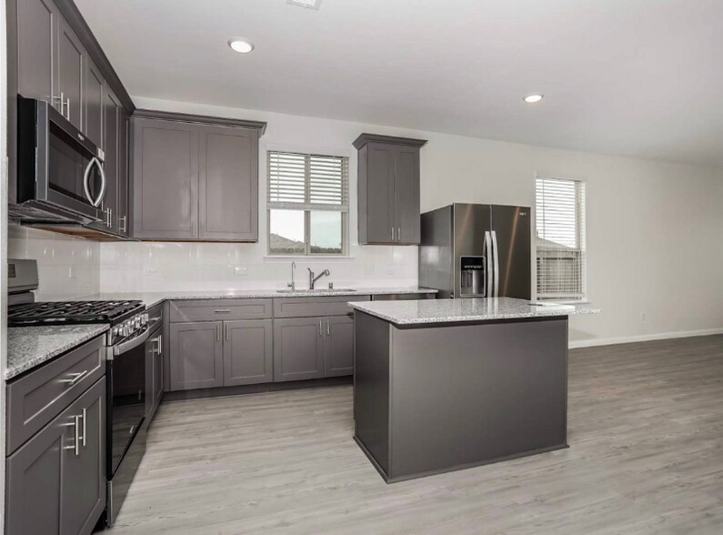 Building Photo - 5936 Maltessa Dr