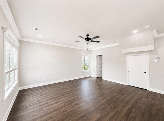 Building Photo - 264 LaVona Ln