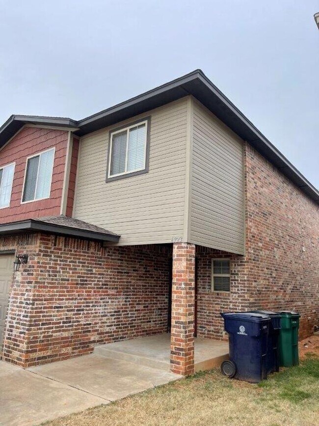 Building Photo - 6923 Mayberry Ln