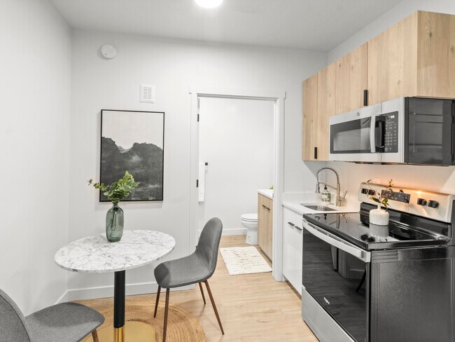 Building Photo - 404 E 5600 S