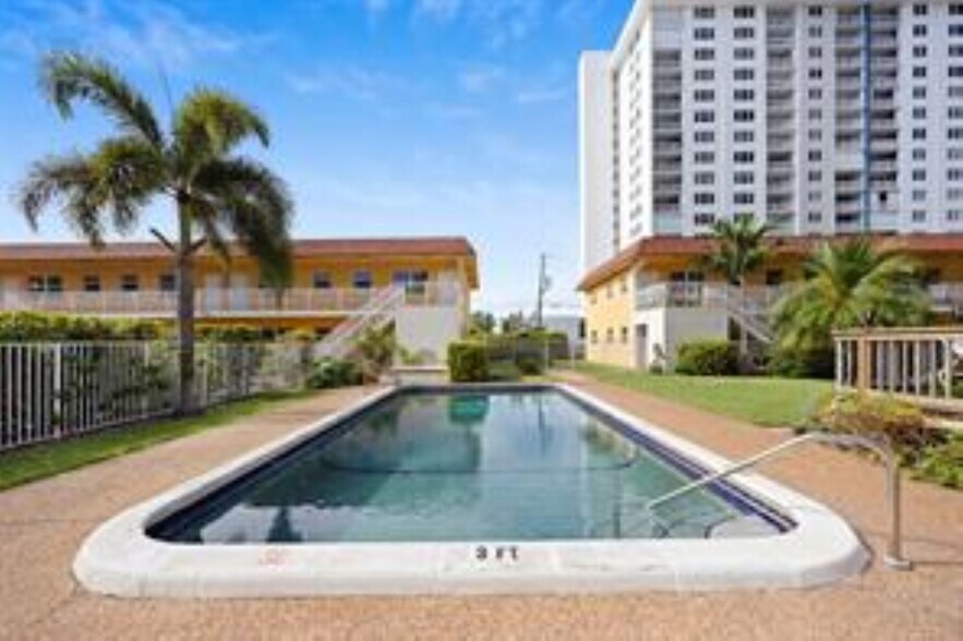 Building Photo - 2131 N Ocean Blvd