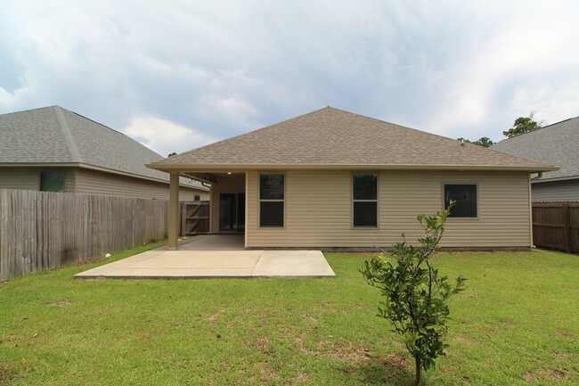 Building Photo - Newly constructed home in Southwest Pensac...