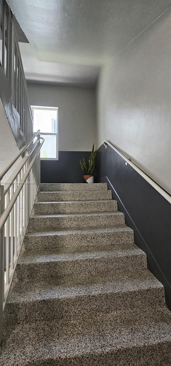 Building Photo - 1542 Drexel Ave