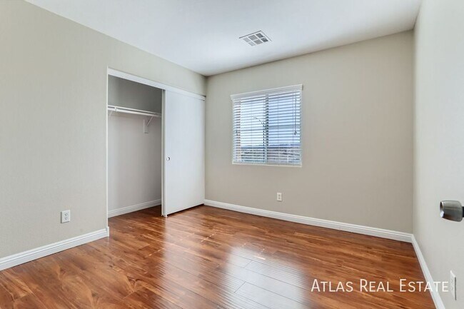 Building Photo - 189 Carlsbad Caverns St