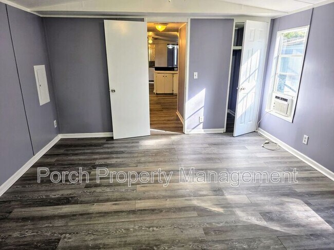 Building Photo - 12 Anne Cir