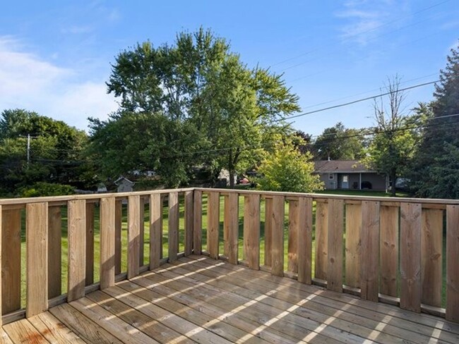 Building Photo - Nicolet Townhomes