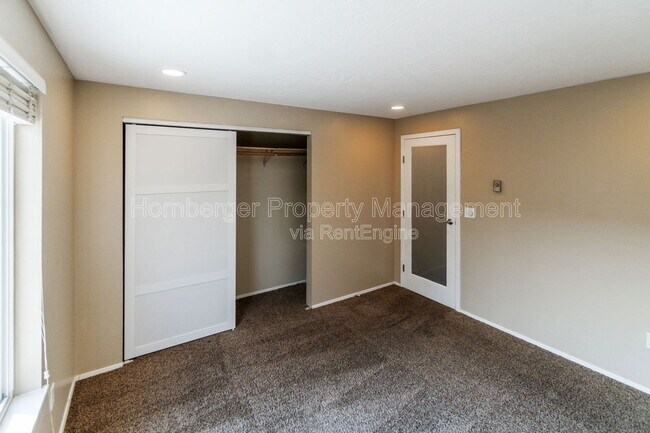 Building Photo - 4417 S Sheri Ct