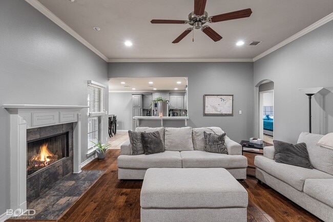Building Photo - Check Out this 3 bed 2 bath in Benton