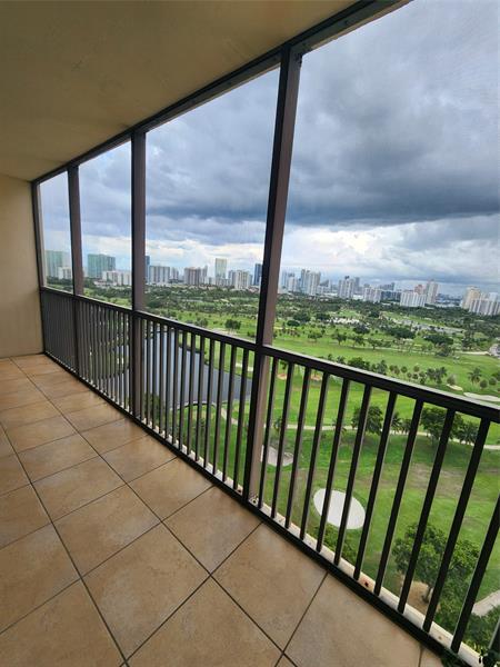 Building Photo - 20379 W Country Club Dr