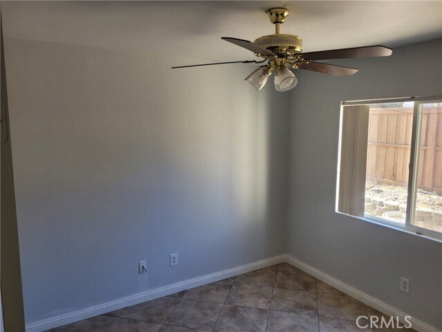 Building Photo - 18885 Oakview Way