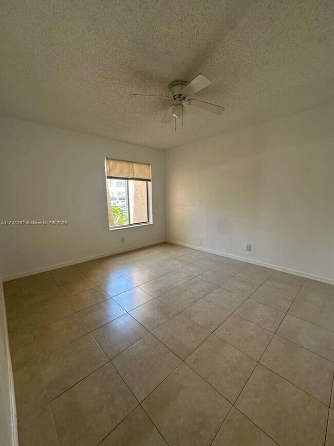 Building Photo - 3350 Pinewalk Dr N