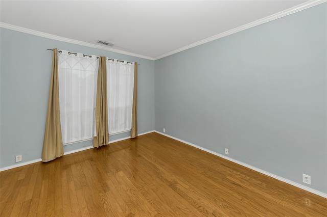 Building Photo - 2428 Kingsley Dr
