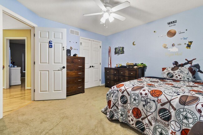 Building Photo - Located In Townsend Village