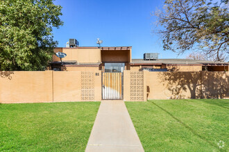 Building Photo - 2-Bedroom Retreat in Phoenix, AZ