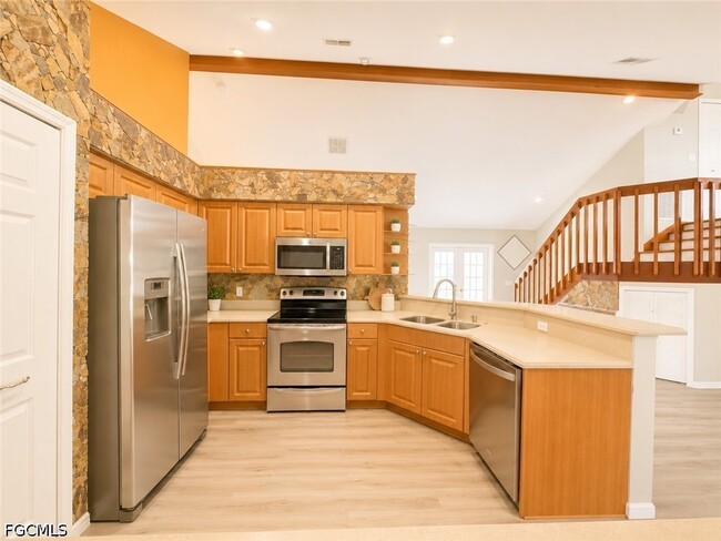 Building Photo - 3737 SW 11th Ct
