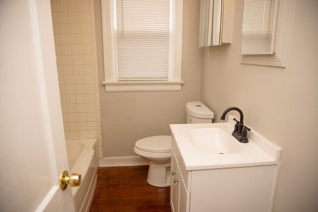 Building Photo - Newly Renovated 1/2 Off 1st Month!