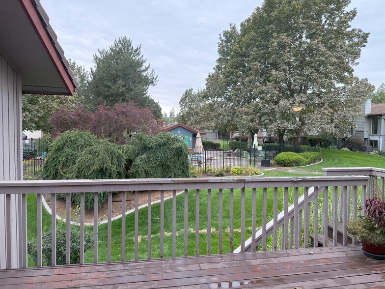 Building Photo - 3822 S Alder Dr