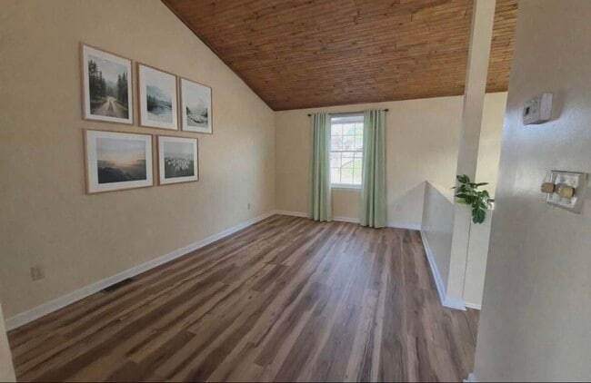 Building Photo - 1400 Hartland Woods Way