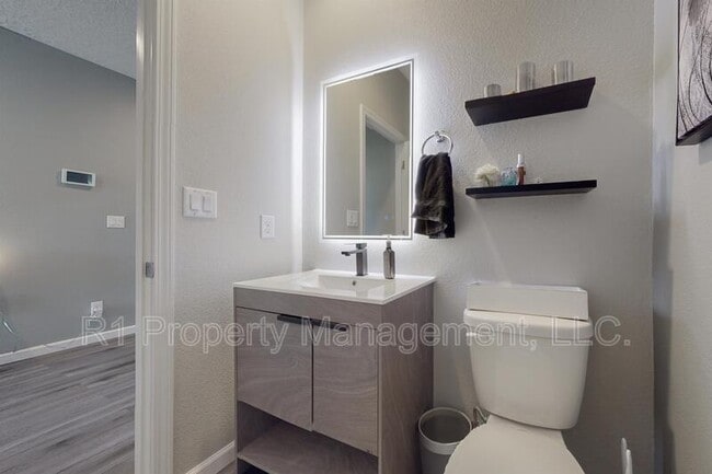 Building Photo - 8812 Jet Stream Rd NW