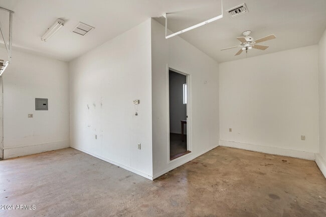 Building Photo - 32015 N 71st St