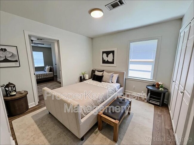 Building Photo - 703 Briarcliff Rd