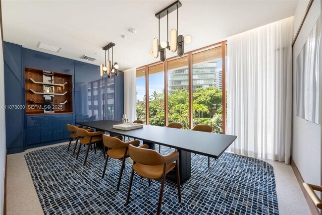 Building Photo - 2678 Tigertail Ave