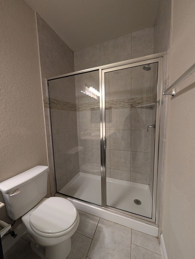 Building Photo - Less than 1 Mile to Gruene / Fridge Included/ Gas Cooking / Covered Patio / CISD