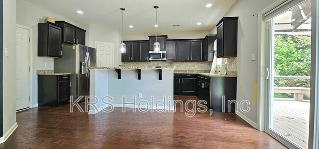 Building Photo - 210 Benthall Rd